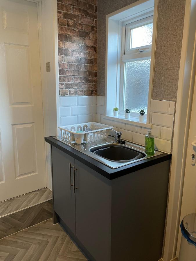 Howe - Newly Refurbished 2 Bedroom Flat Free Parking Gateshead Exterior foto